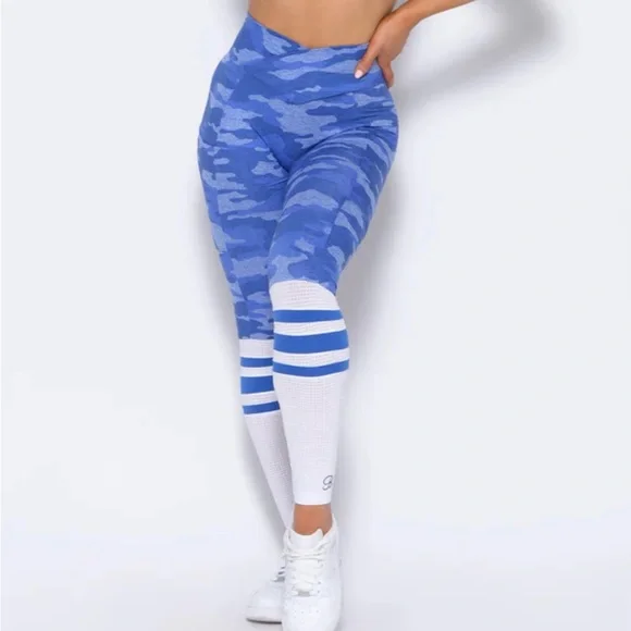 COPY - Blue Camo cross over scrunch leggings - Picture 1 of 8